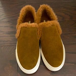 Women’s Tretorn slip ons size 7